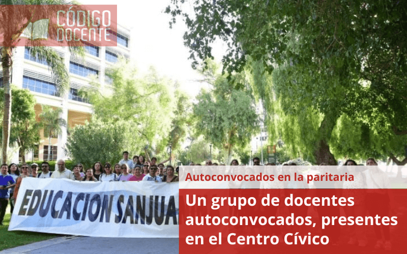 Un grupo de docentes autoconvocados, presentes en el Centro Cívico